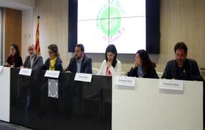 Agnès Russiñol, Bernat Valls, Roser Galí, Francesc Iglesies, Marta Vilalta, Georgina Oliva i Francesc Poch, durant el Dia Internacional de la Família.