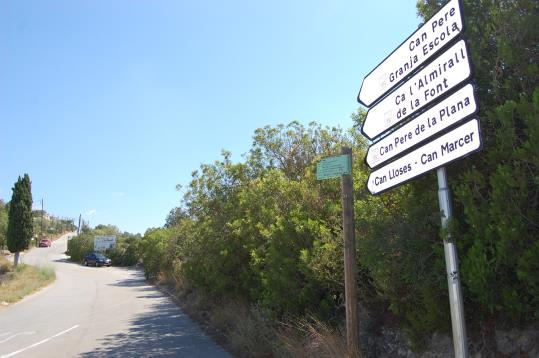 Arrenquen els treballs de millora dels camins de la urbanització Can Lloses. Ajt Sant Pere de Ribes