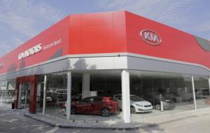 Autocam Kia estrena instal·lacions a Vilafranca on s'exposen els 17 models de la marca