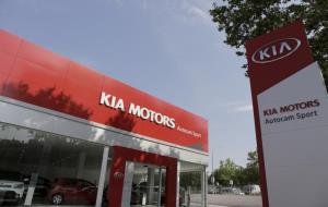 Autocam Kia estrena instal·lacions a Vilafranca on s'exposen els 17 models de la marca