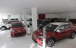 Autocam Kia estrena instal·lacions a Vilafranca on s'exposen els 17 models de la marca