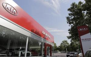 Autocam Kia estrena instal·lacions a Vilafranca on s'exposen els 17 models de la marca