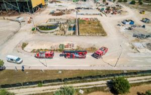 Bombers fan pràctiques de rescat urbà industrial a l'antiga central tèrmica de Cubelles