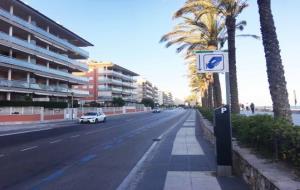 Calafell crea àrees taronges d’aparcament a la zona marítima durant l’estiu. Ajuntament de Calafell