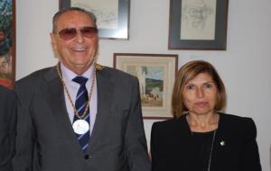 Canyelles lliura la primera Medalla de la Vila al doctor Fernando Echevarne. Ajuntament de Canyelles