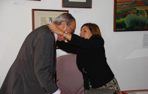 Canyelles lliura la primera Medalla de la Vila al doctor Fernando Echevarne
