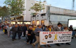 Centenars de persones es mobilitzen a Vilanova pel primer aniversari de l'empresonament dels Jordis