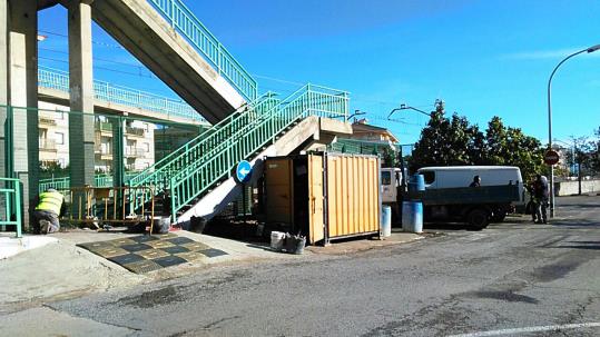 Comencen les obres de reparació del pas sobre el tren entre Calafell i Cunit. Ajuntament de Calafell