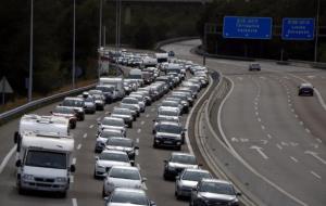 Congestió a l'autopista AP-7 a 64 quilòmetres de Barcelona, a l'alçada de Banyeres del Penedès, en l'operació tornada de Setmana Santa. ACN