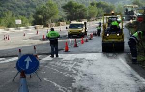 Construeixen una rotonda d’accés als sectors Palmeres, Selva Meravelles i Muntanya del Mar a Canyelles. Ajuntament de Canyelles