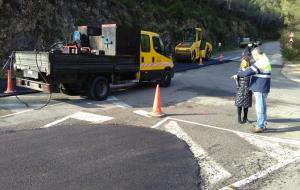 Construeixen una rotonda d’accés als sectors Palmeres, Selva Meravelles i Muntanya del Mar a Canyelles