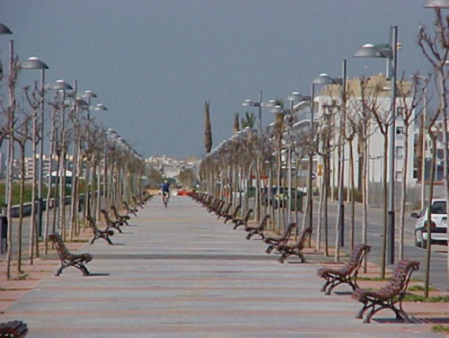 Cubelles tindrà aquest estiu d’un nou carril bici a la façana marítima de la Mota de Sant Pere. Ajuntament de Cubelles