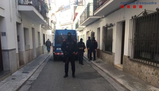 Desarticulat un grup de narcotraficants que venien en les principals zones d'oci nocturn de Sitges. Mossos d'Esquadra