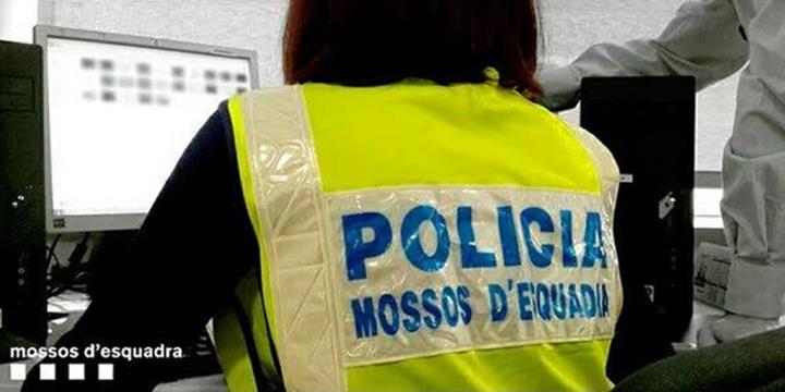 Detenen un home al Vendrell per crear un anunci sexual amb les dades de la seva llogatera. Mossos d'Esquadra