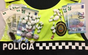 Detinguts dos traficants a Vilanova en un control rutinari d'alcoholèmia. Policia local de Vilanova