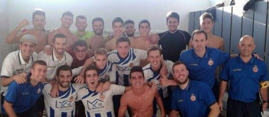 El CF Vilanova, campió de lliga i de nou a Primera Catalana. @Jan_0019