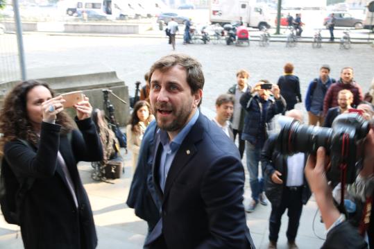El conseller de Salut destituït pel govern espanyol, Toni Comín, arriba al Palau de Justícia de Brussel·les el 16 de maig del 2018. ACN