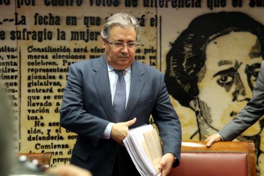 El ministre de l'Interior, Juan Ignacio Zoido, arribant a la comissió d'Interior del Senat per donar explicacions per les càrregues de l'1-O, el 18 de