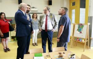 El president de la Generalitat, Quim Torra; el conseller d'Ensenyament, Josep Bargalló; l'alcalde de Torrelles de Foix, Sergi Vallès. ACN