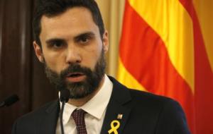 El president del Parlament, Roger Torrent, al despatx d'audiències de la cambra, el 30 de gener de 2018. ACN