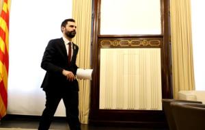 El president del Parlament, Roger Torrent, compareix des del despatx d'audiències de la cambra, el 30 de gener de 2018. ACN