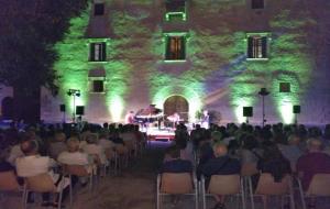 El primer concert del XVI Festival de Música a les Vinyes a Subirats va ser un èxit de públic. EIX