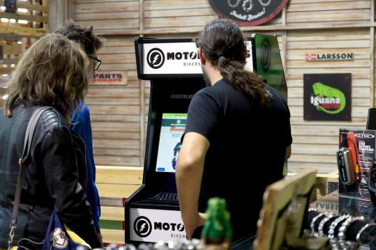 El Punt de Servei de Motobuykers que ja s'ha instal·lat a una botiga d'Alacant. Cedida per Motobuykers