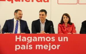 El secretari d'Organització del PSOE, José Luis Ábalos, el secretari general, Pedro Sánchez, i la vicesecretària general, Adriana Lastra. ACN
