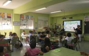 El Vendrell impulsa xerrades a les escoles per fomentar el respecte pels animals de companyia i urbans. Ajuntament del Vendrell