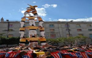 Els Bordegassos inauguren temporada completant castells de set a Castelló