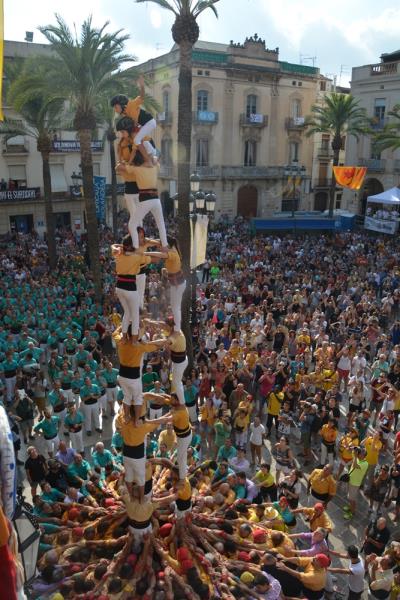 Els Bordegassos llueixen la clàssica de vuit a la Diada de les Neus. Maite Gomà