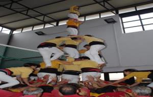 Els Bordegassos segueixen estrenant castells i rodant la gamma de set al Vendrell. Yoko