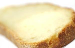 Els celíacs pateixen intolerància al gluten, present en aliments bàsics com el pa. ACN