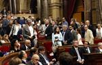 Els diputats de l'oposició unionista deixen els seus escons del Parlament abans de la votació de la Llei de transitorietat. ACN