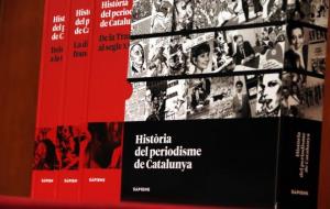 Els tres volums de la 'Història del periodisme de Catalunya'. ACN