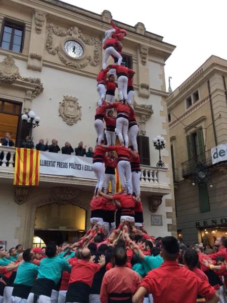 Els Xicots de Vilafranca fan el 4 de 8 a la diada del Roser. Xicots de Vilafranca