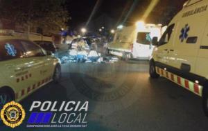 En estat crític una noia de 19 anys que circulava asseguda al capó d’un cotxe al Vendrell. Policia local del Vendrel