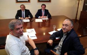 En primer terme Unai Sordi (CCOO) i Josep Maria Álvarez (UGT), a la reunió amb Joan Rosell i Antonio Garamendi (CEOE). ACN