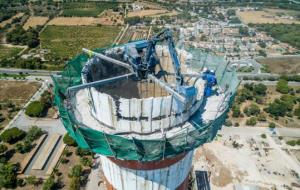 Endesa afronta l'enderroc de l'estructura exterior de de la central tèrmica de Cubelles. Endesa