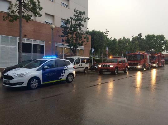 Ensurt al barri del Llimonet, a Vilanova, per una alarma per gas d'alt risc. Policia local de Vilanova