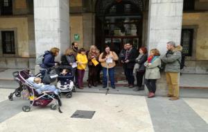 Espais familiars i l'Ajuntament de Vilanova es manifestes a favor dels drets del infants