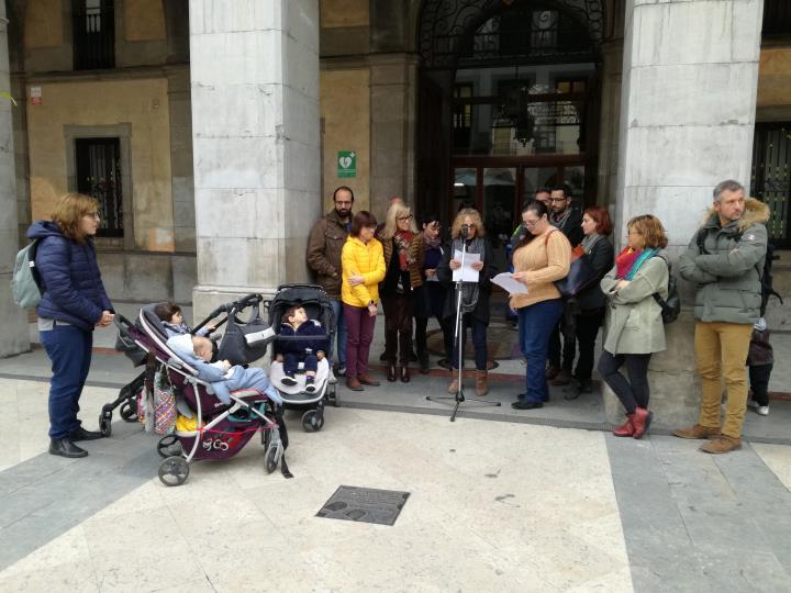 Espais familiars i l'Ajuntament de Vilanova es manifestes a favor dels drets del infants. Cristina Poyatos