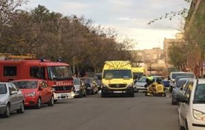 Ferida greu una ciclista atropellada en un pas de vianants a Vilanova. Artur Romero