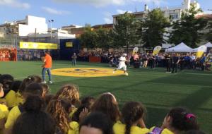 Fervor per Ronaldinho i Carles Puyol a Les Roquetes a la inauguració del Cruyff Court 