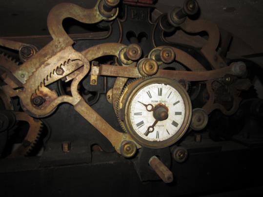 Finalitza la restauració de l’antic rellotge de l’Estació Enològica de Vilafranca, instal·lat el 1929. Ajuntament de Vilafranca