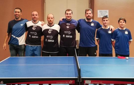 Foto equips preferent diumenge a Casernes. Eix