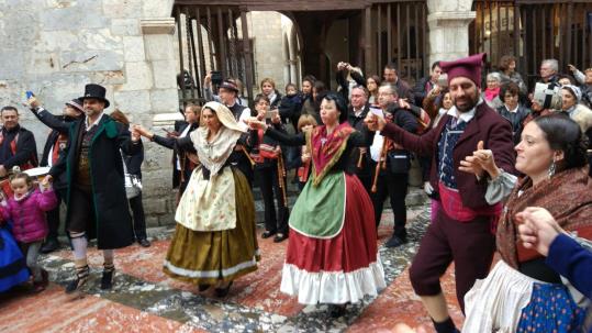 Grups tradicionals de la Catalunya Nord i les Terres de l’Ebre prendràn part en la commemoració dels 210 anys de la Guerra del Francès. Trencadansa