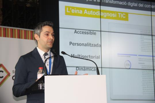 Ignacio Campoy, tècnic de Comerç de la Direcció General de Comerç, durant la presentació de l'informe extret de l'Autodiagnosi TIC d'empreses i comerç