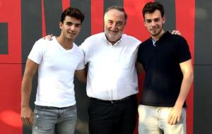 Iker Casado i Joan Lluís Mudarra amb el president del Club. Eix