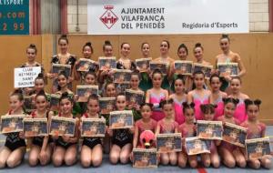 Imatge de les gimnastes del Club Rítmica Sant Sadurní. Eix